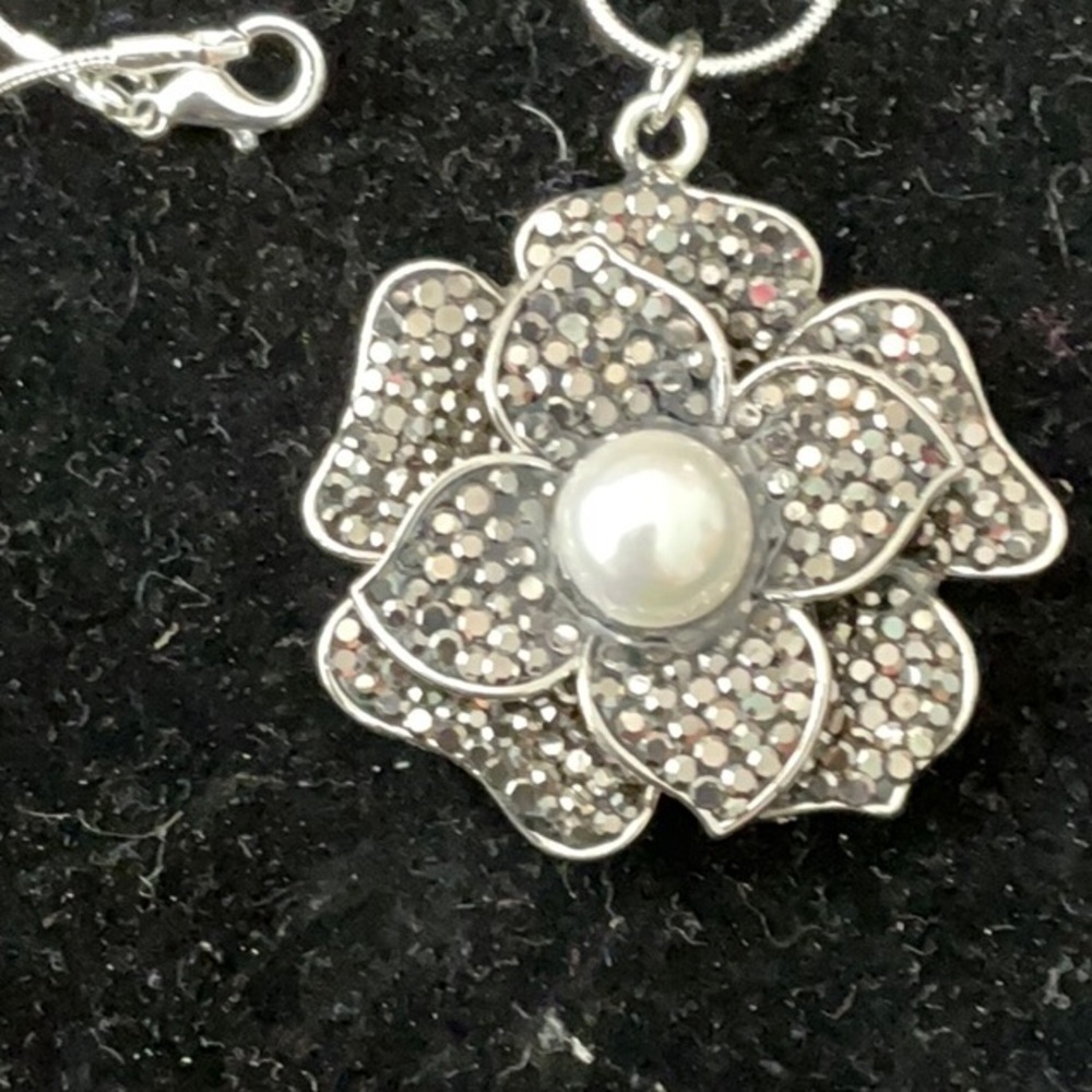 Silver Floral Pendant Necklace Pearl 20 Inch Sterling Silver 925 Snake Chain